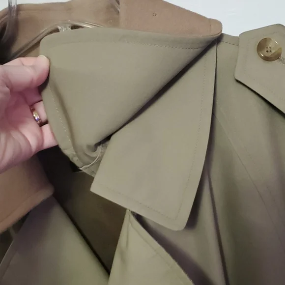 Brooks Brothers trench coat - Picture 16 of 16